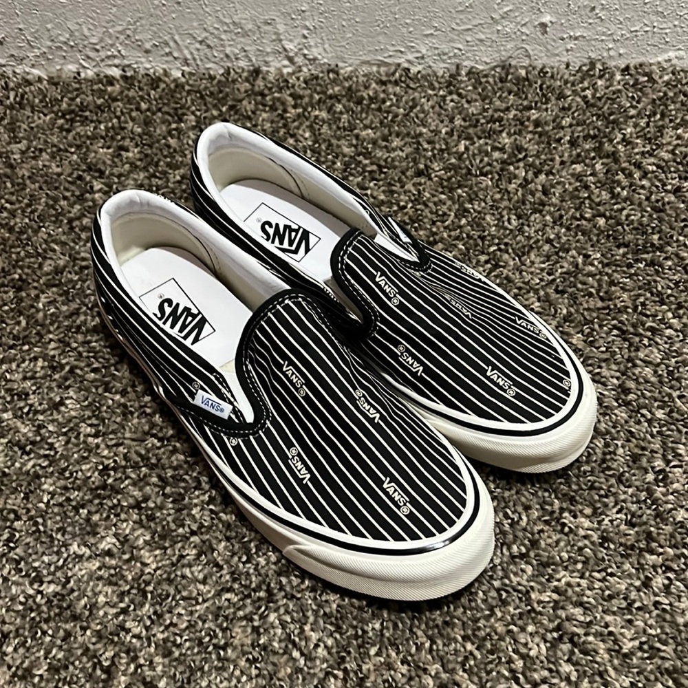 SOLD NWOT Vans Classic Slip-On 98 Anaheim Factory OG Black Pinstripe